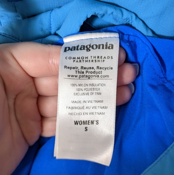 Patagonia Women's Nano Air Hoodie Insulated Jacket in Curacao Size S *worn* - Picture 11 of 11